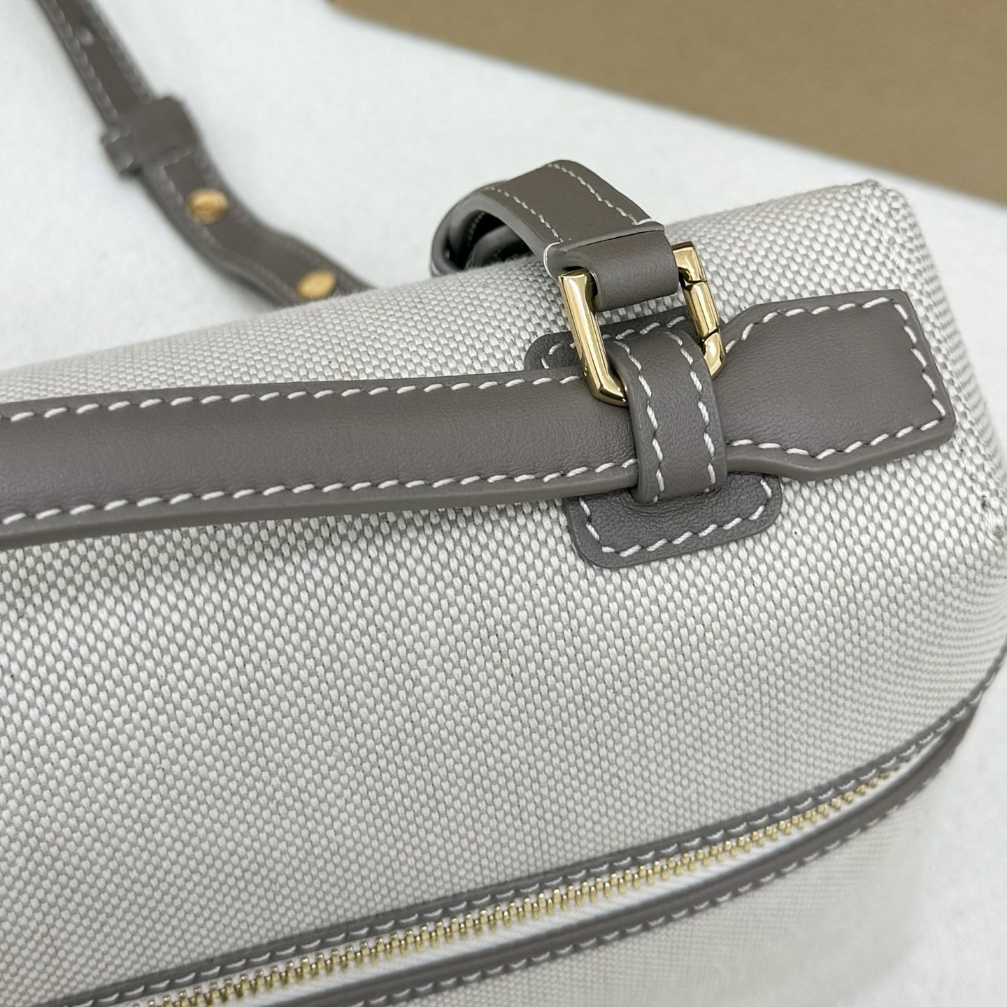 L0r0 P1ana extra pocket l27 16x27x10cm