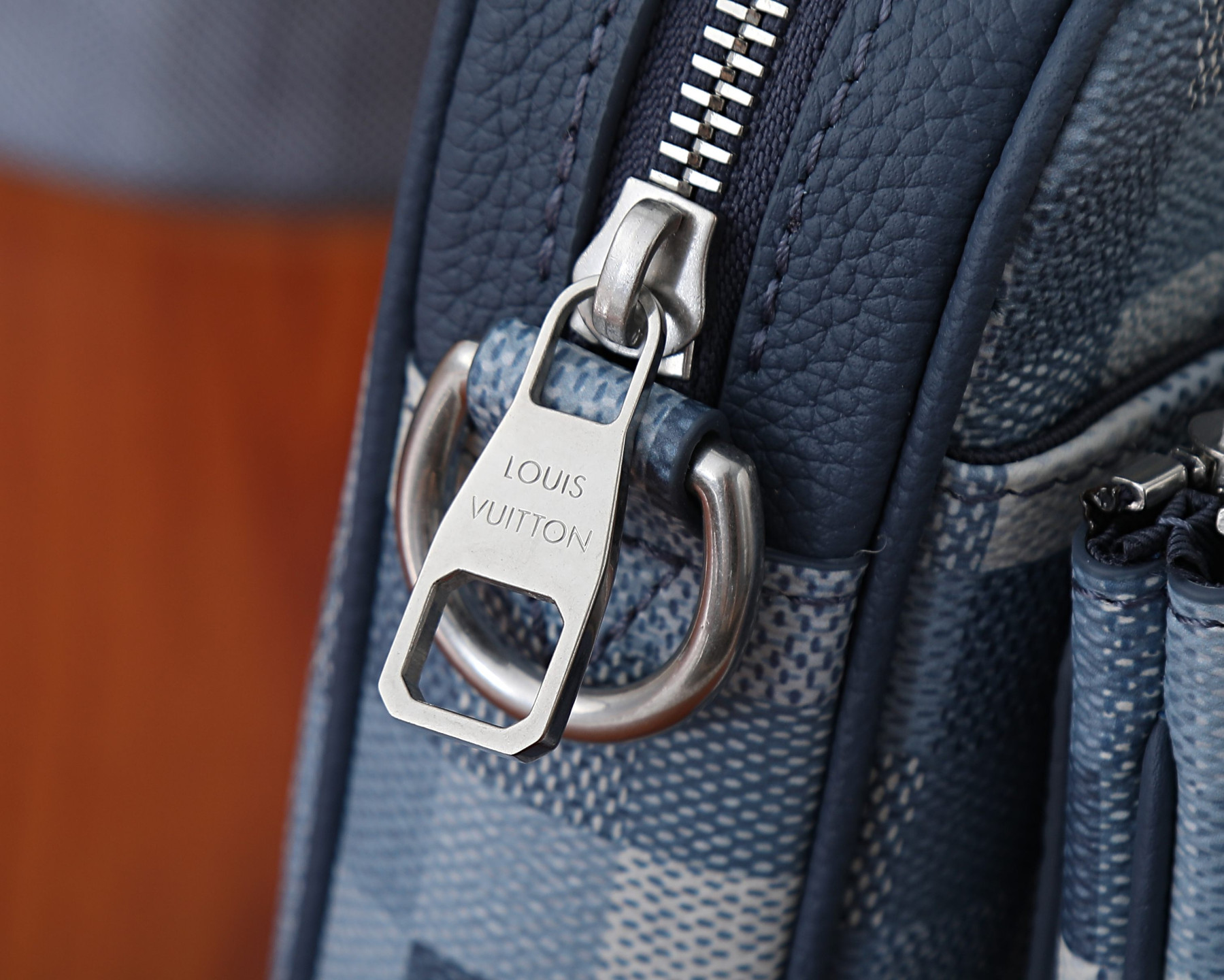 LV TRIO Messenger Bag M28601 25x18.5x7cm