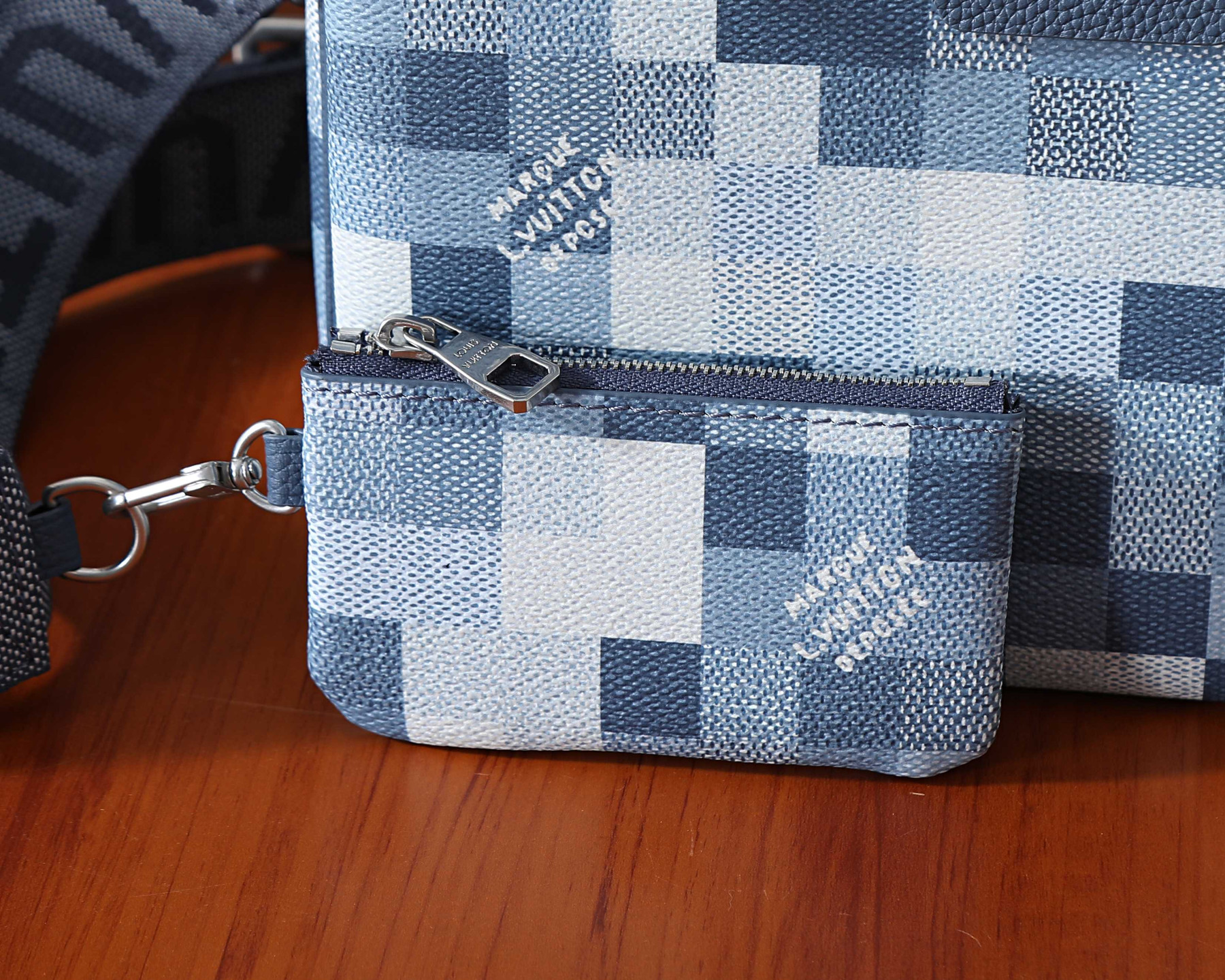 LV TRIO Messenger Bag M28601 25x18.5x7cm