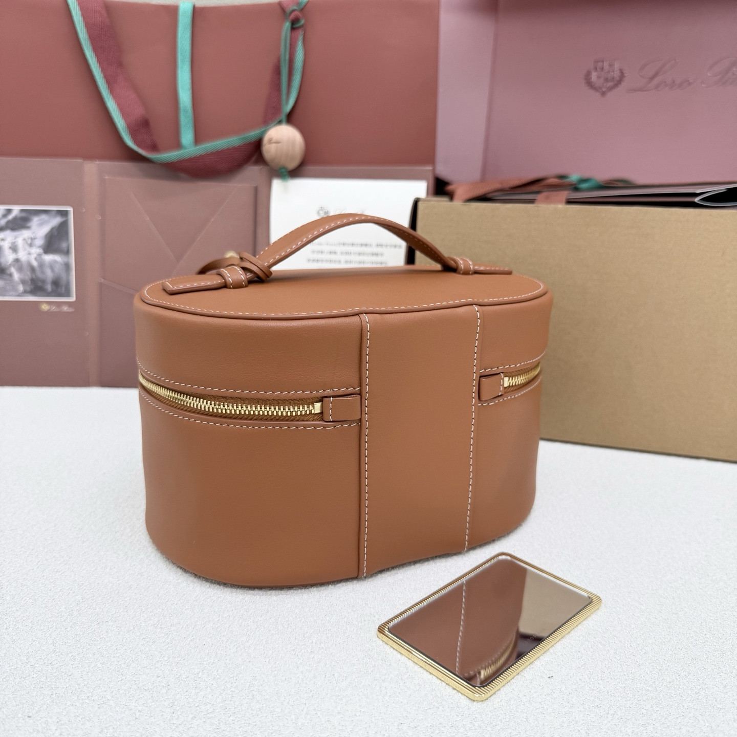L0r0 P1ana extra vanity case 21x15x12cm