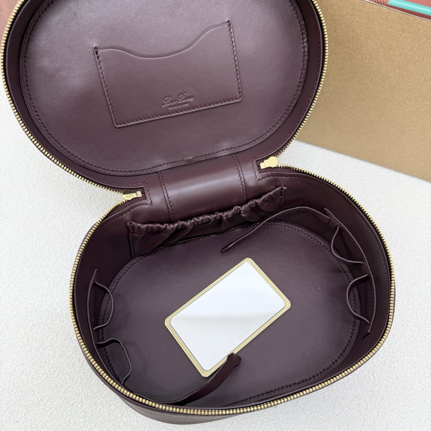 L0r0 P1ana extra vanity case 21x15x12cm