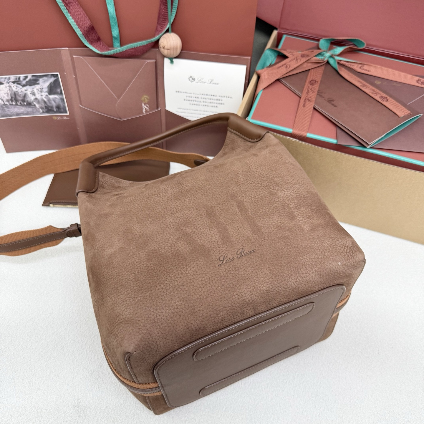 L0r0 P1ana large bale bag 28x36x22cm