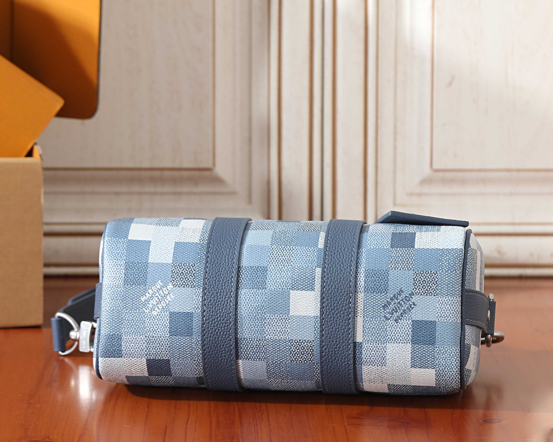 LV KEEPALL BANDOULIÈRE 25 handbag M28600 25x15x11cm
