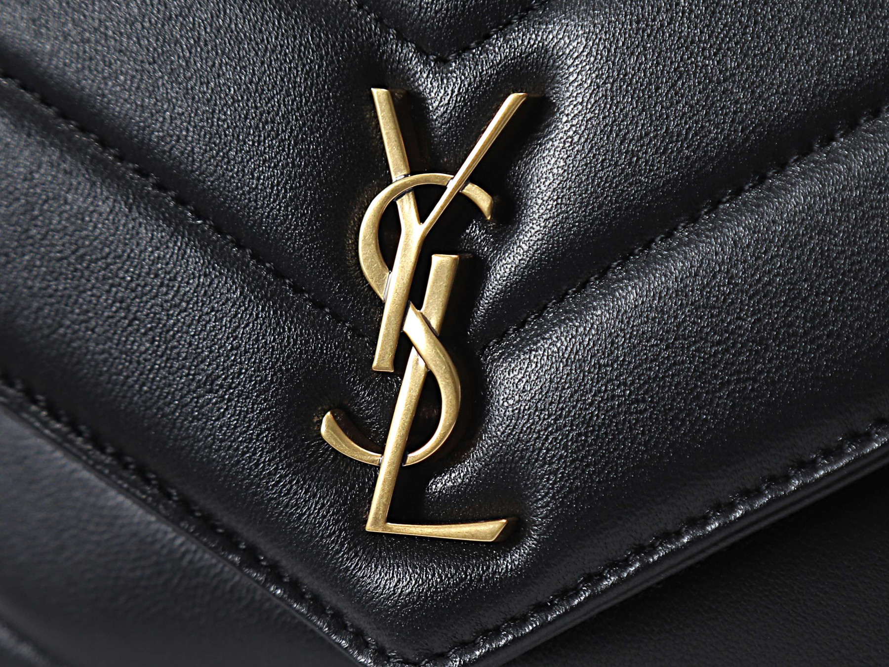 Y51 loulou toy crossbody in matelassÉ lambskin 21x14x5cm