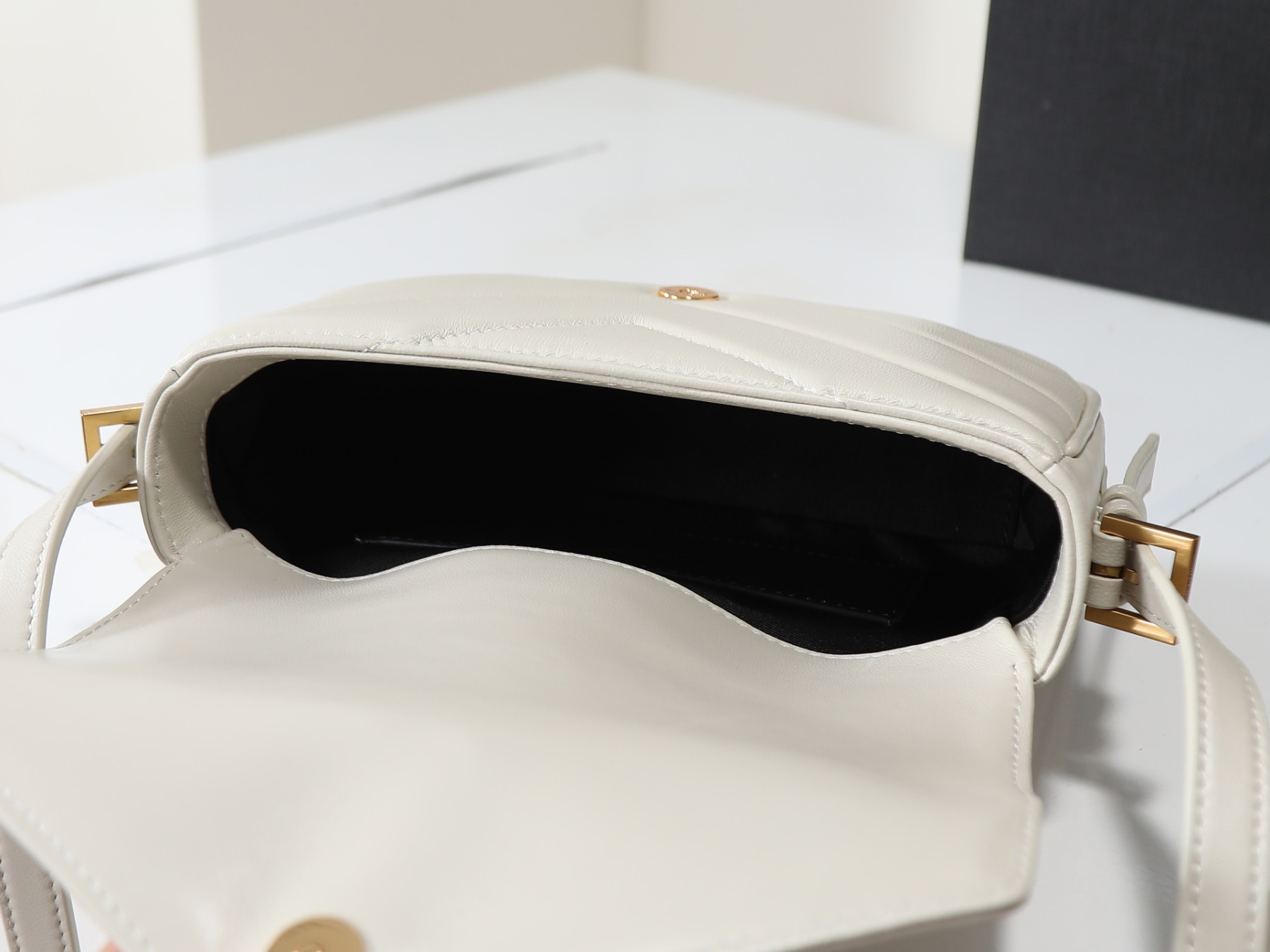 Y51 loulou toy crossbody in matelassÉ lambskin 21x14x5cm