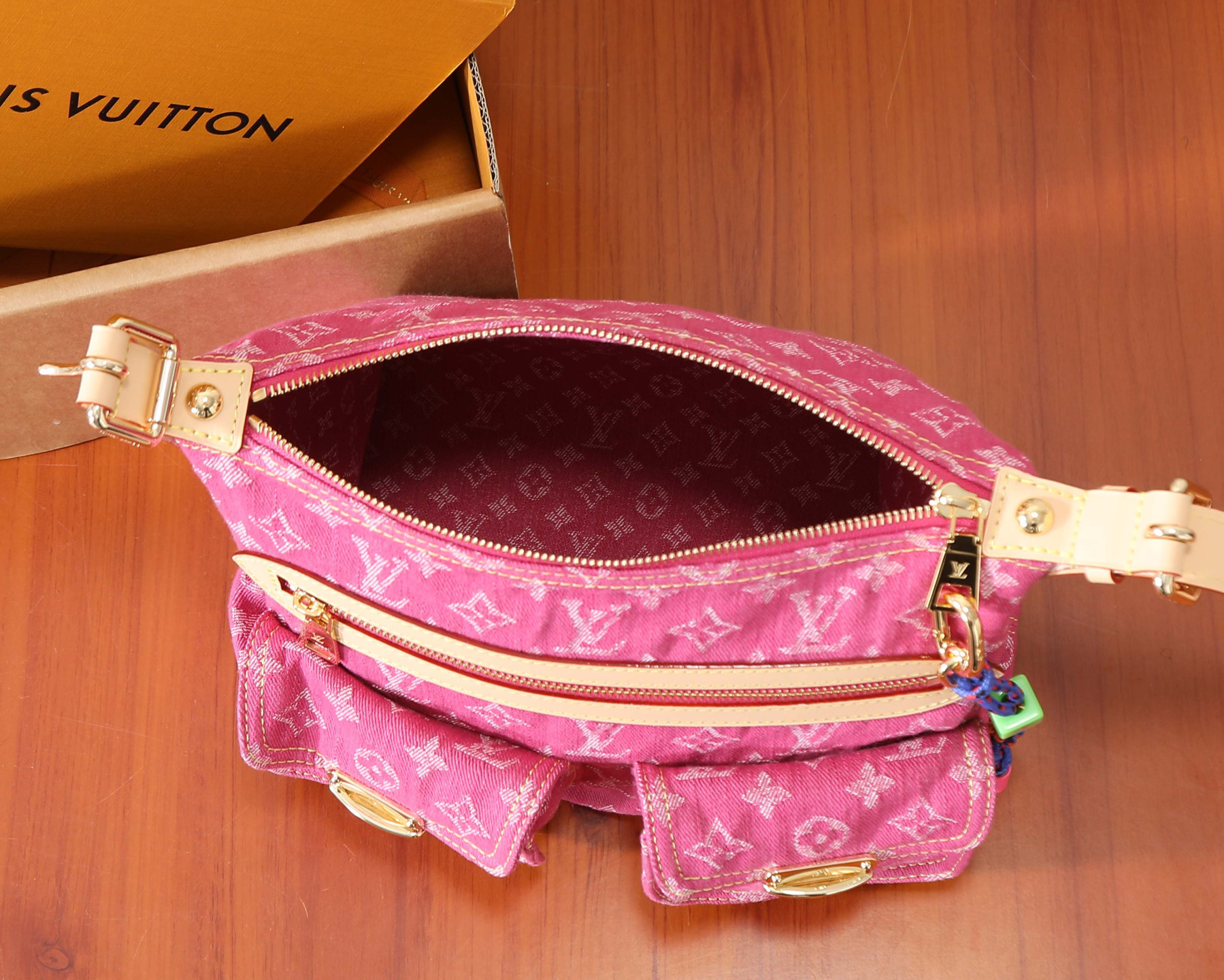 LV Baggy M28266 30x22x13cm