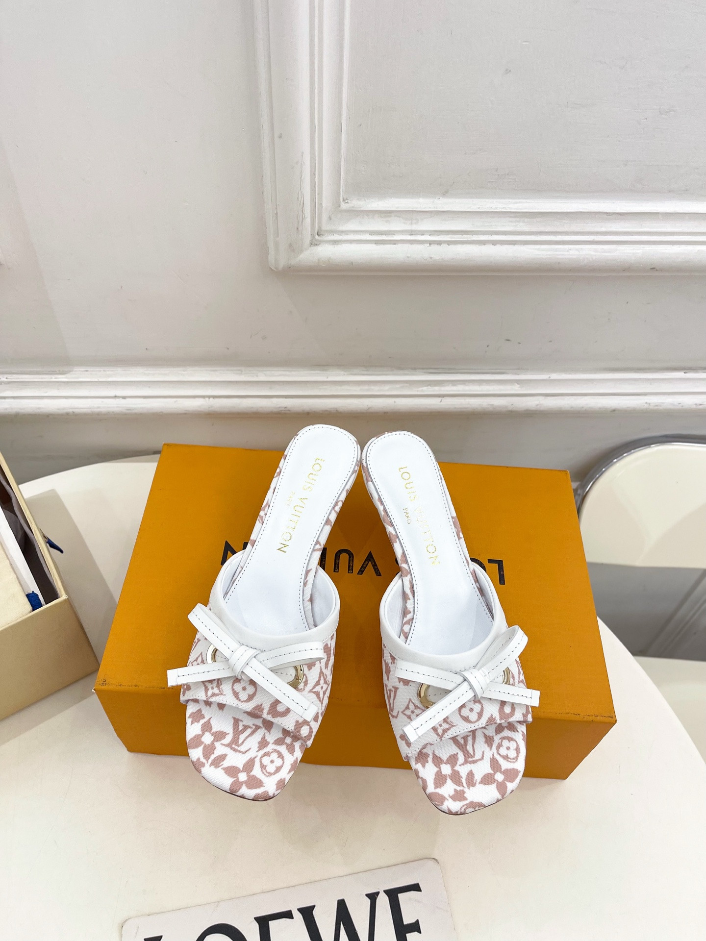 UA LV 6AM Mule