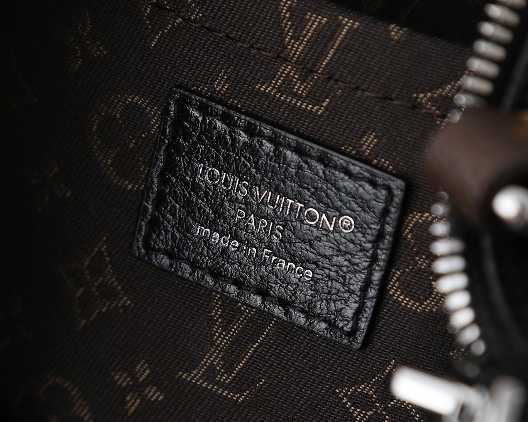 LV Express PM M27920 26x17x13.5cm