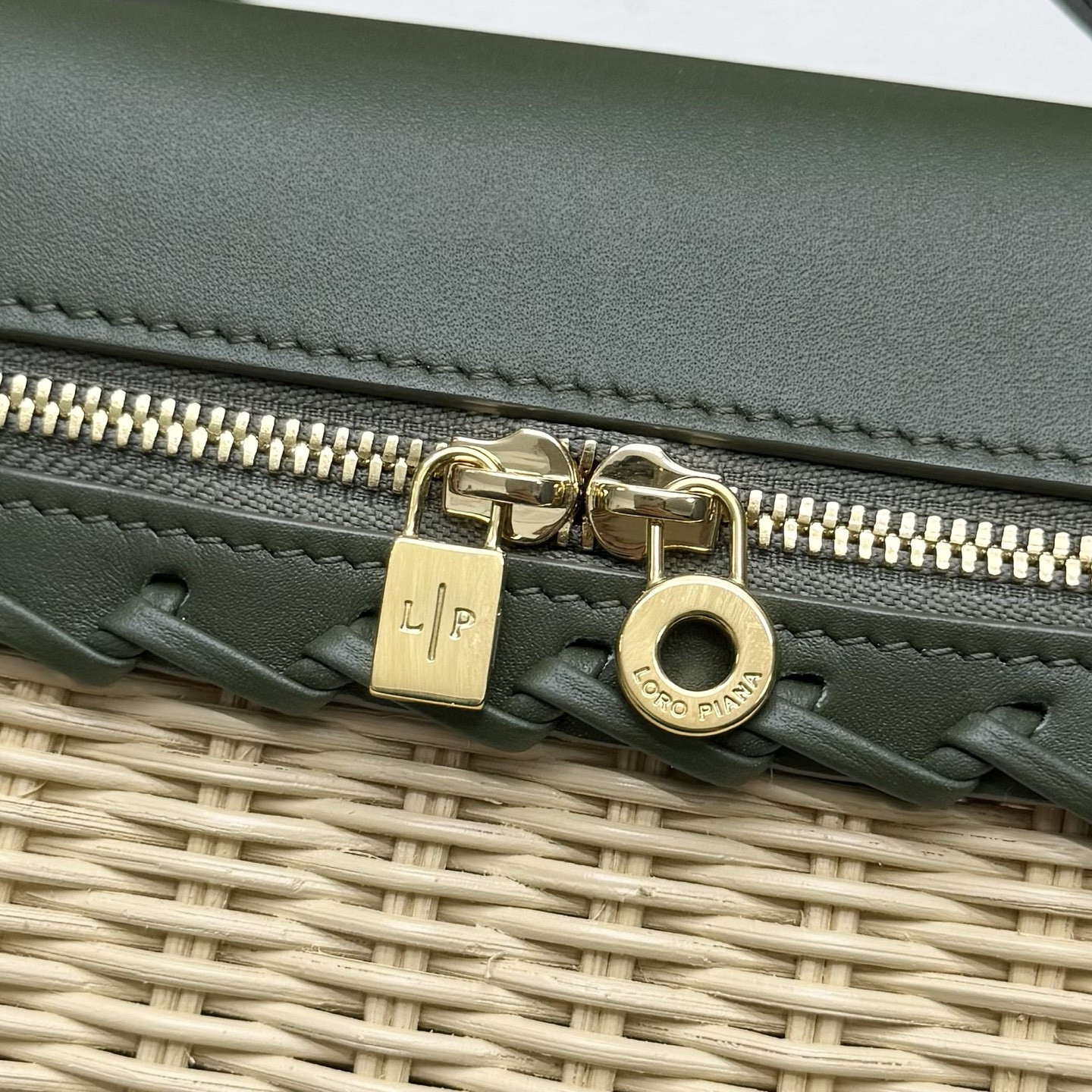 L0r0 P1ana extra pocket l19 wicker bag 19 x 11.5 x 7cm