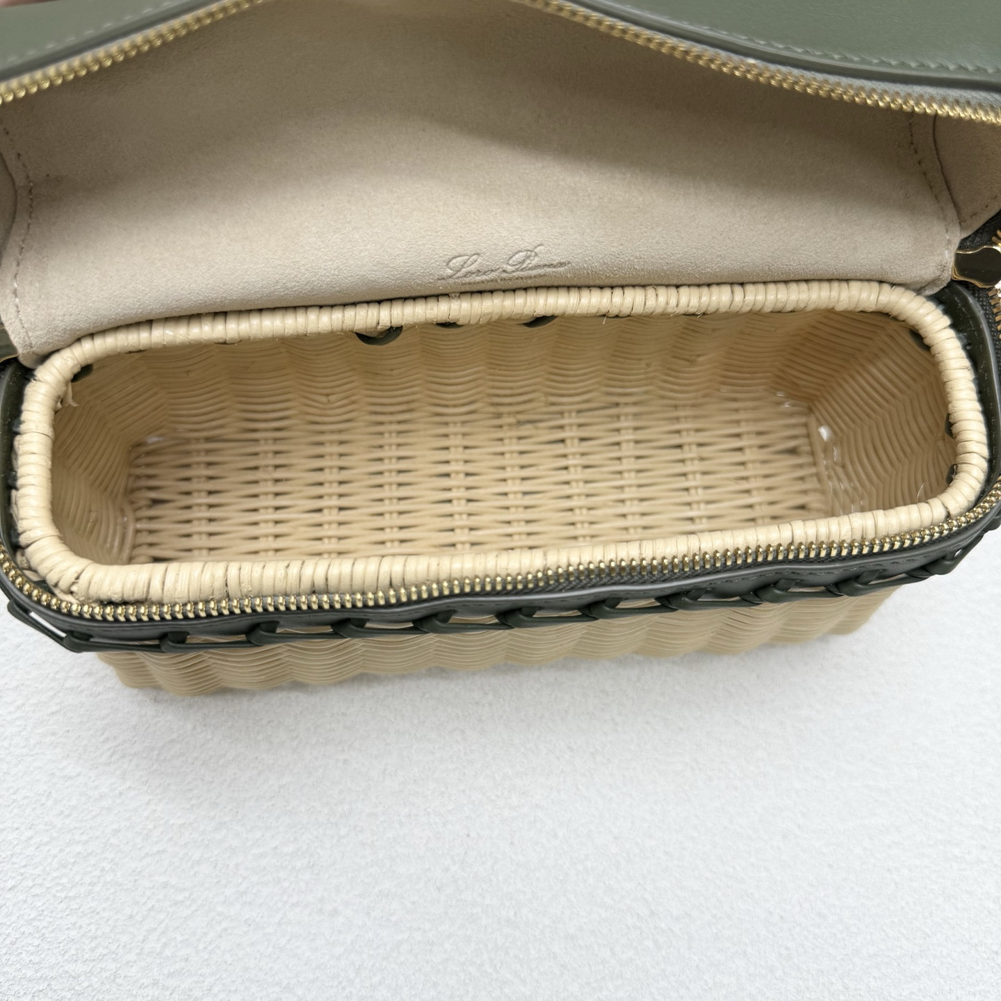 L0r0 P1ana extra pocket l19 wicker bag 19 x 11.5 x 7cm
